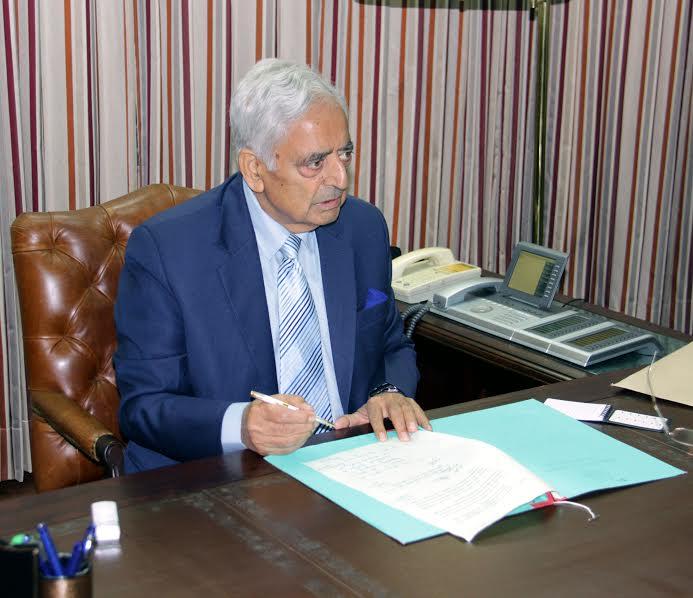 Civil Sectt opens in Jammu, CM receives guard-of-honour